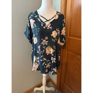 Maurices Green Floral Tunic Top Size Large